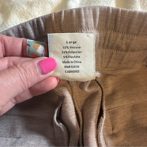 Varley slim cuff pant, size large! - Picture 6 of 8